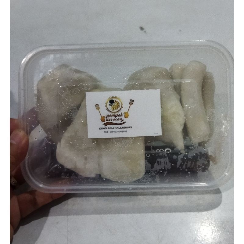 

PEMPEK OCAN ASLI PALEMBANG ISI DOS 6 BIJI ASLI PALEMBANG