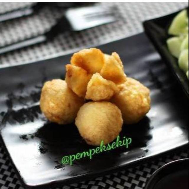 

PEMPEK PALEMBANG ADAAN BULAT + CUKO PER PCS ASLI PALEMBANG