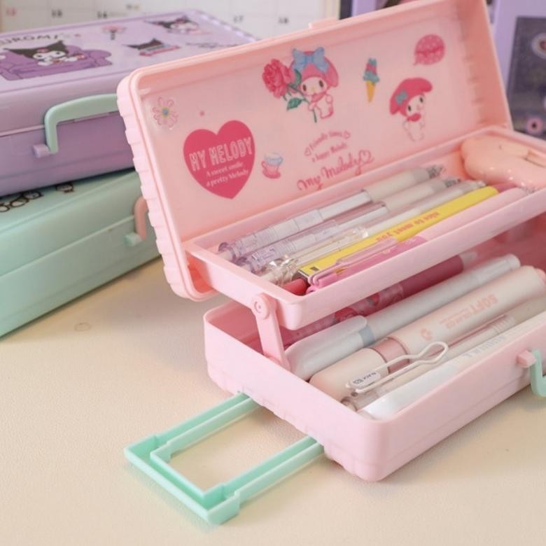 

Super Sale Penjual LokalKotak Troli Lucu Kotak Pensil Kuromi Cinnamoroll Pochacco Kotak Alat Tulis Dua Lapis Koper Kreativitas Kapasitas Besar Pemodelan Kotak Pena Siswa Portabel(Free Sanrio Sticker) Murah