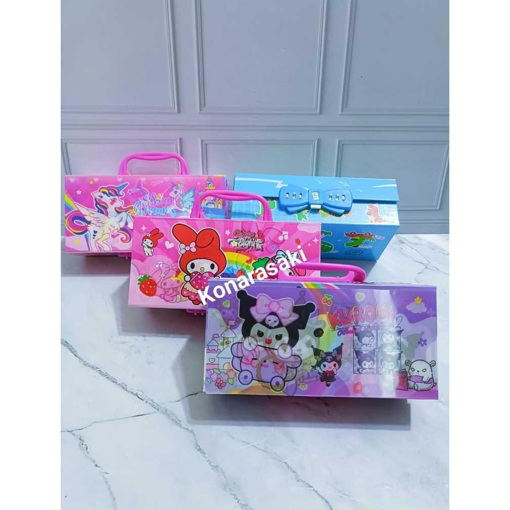 

Kekinian Promo Cod Kotak Pensil 3D / Tempat Pensil 3 Tingkat Model Koper Ada Kode Gambar Cewek Cowok Zx41