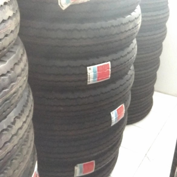 Ban Truck / Truk Bridgestone 825-16 (MRA)