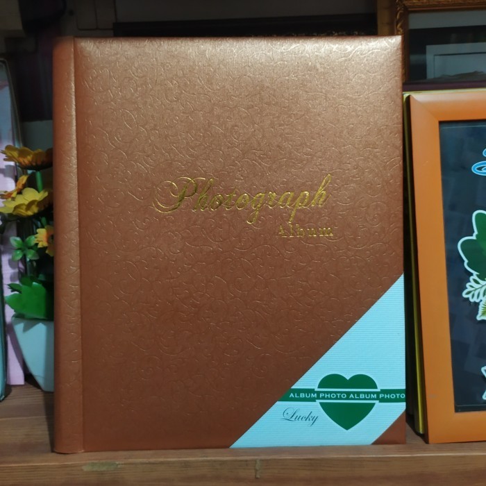 Helios Album Foto Magnetik 3R-10R Tipe F. Isi 20 Lembar (30X34Cm)