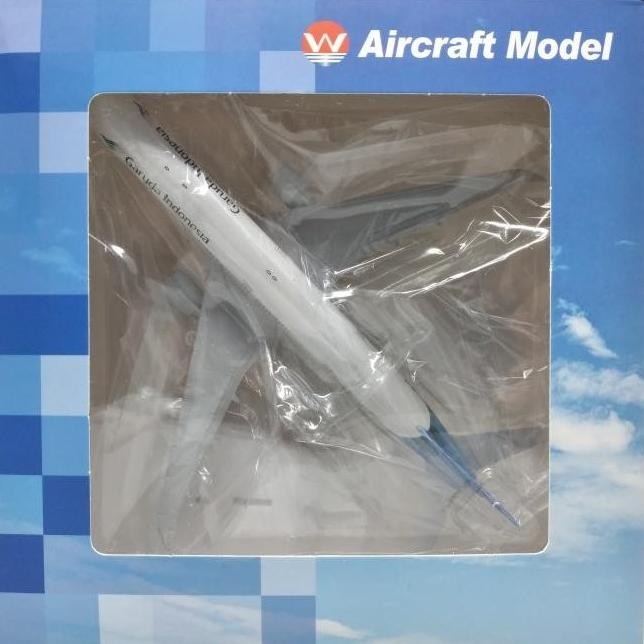 Diecast Pesawat Boeing 777 Garuda Indonesia 99% Metal Aircraft Model