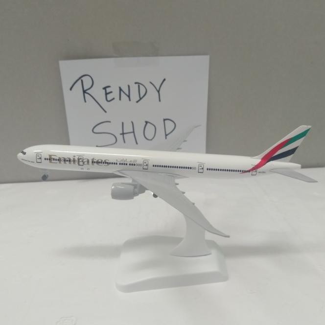 Pesawat Diecast Miniatur Emirates Roda