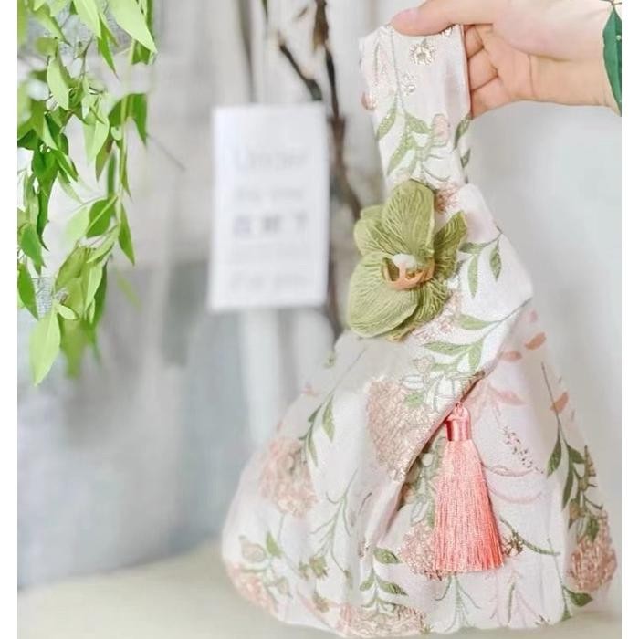 

COD Pouch Hampers Gift Bag Natal Imlek Lebaran Premium Tas Kantong Bingkisan PL30