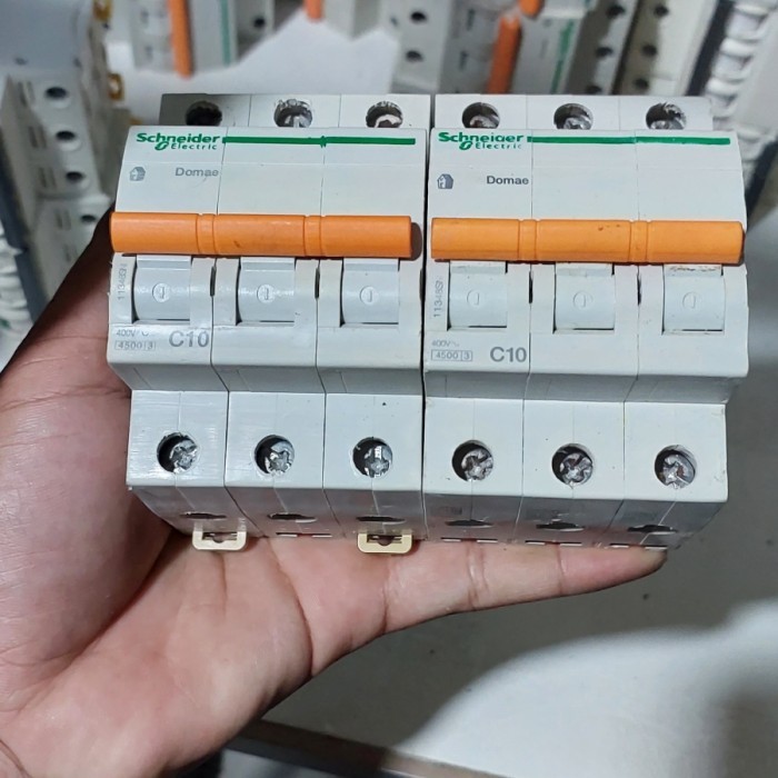 Mcb Schneider Domae 10A 3P