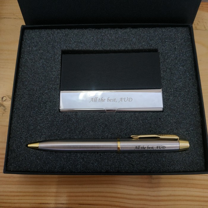 

Exclusive Gift Set Pen Parker + Card Holder Gratis Grafir Nama / Logo