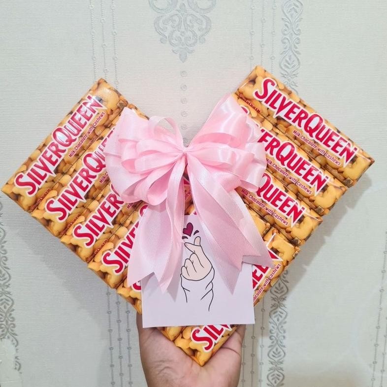 

aw-96 Silverqueen LOVE / Hampers Coklat / Hadiah Romantis Cewek Coklat Hemat