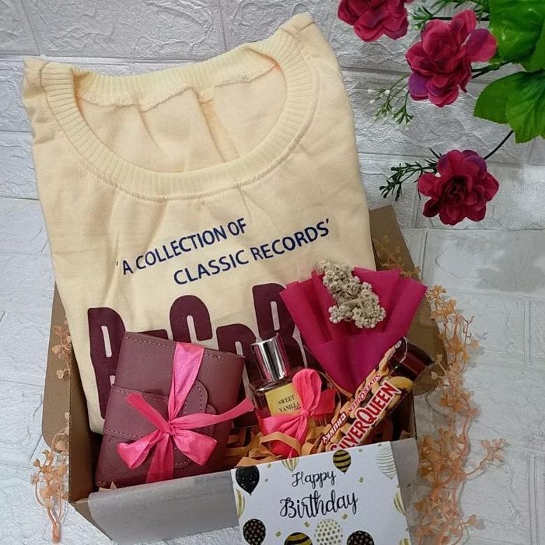 

QIG-1722 Hampers Ultah Kado Ultah Hampers Ulang Tahun Kado Ulang Tahun Gift Box Birthday Gift Kado Birthday Birthday Hampers Hampers Cewek Hampers Wanita Kado Wisuda Hampers Wisuda Kado Valentine Hampers Valentine Kado Pacar Hampers Natal Hampers lebaran