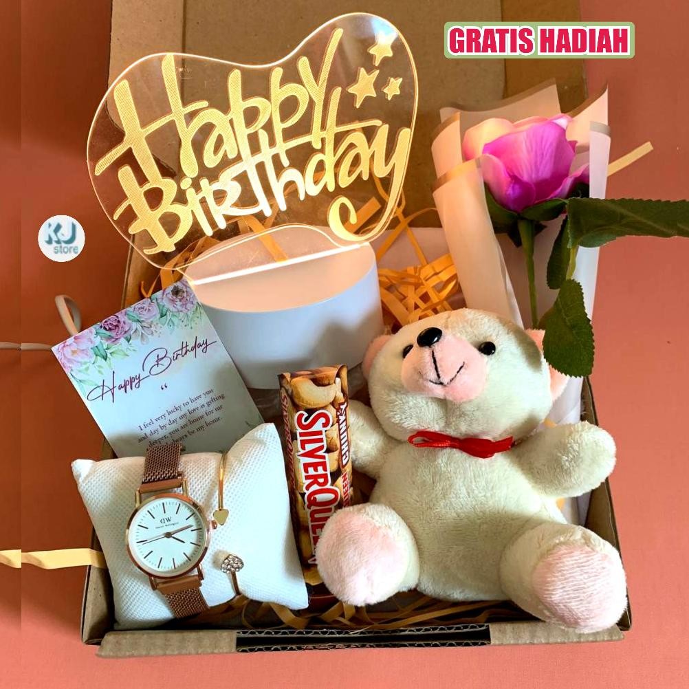 

AZQ-16 Hampers Kado Ulang Tahun Untuk Pacar Cewek Wanita Hadiah Anniversary Valentine Istri Ibu Dengan Gift Ultah Hempers Led Bunga, Jam Tangan, Coklat, Boneka Hampres Estetik Extra Paking Aman Buat Pasangan Sahabat/Bestie Perempuan Berkualitas
