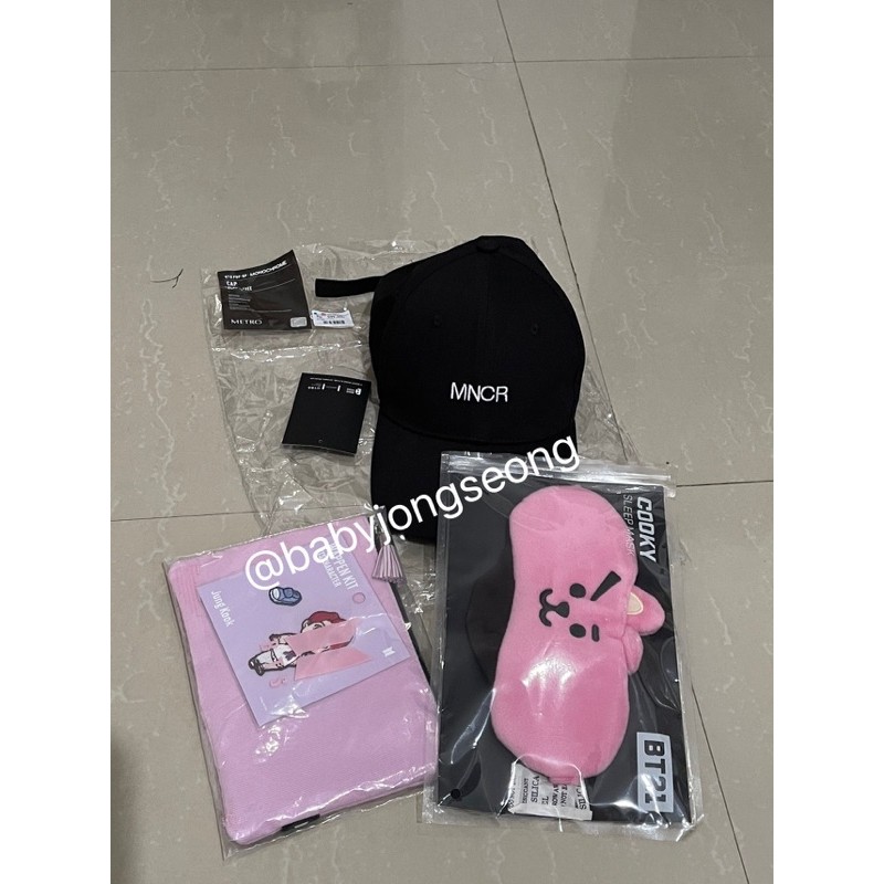 TAKEALL OFFICIAL WEVERSE BT21 MNCR MONOCHROME CAP TOPI BTS TAS KONSER , SLEEPING MASK, POUCH TINY TA