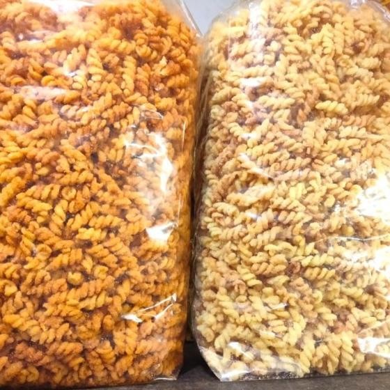 

Makaroni Spiral Asin Dan Pedas 1 Ball Isi 2 Kg