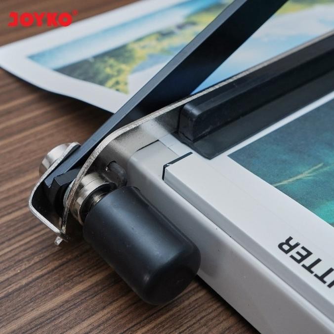 

Paper Cutter / Pemotong Kertas B4 - Joyko PC-3038 MURAH