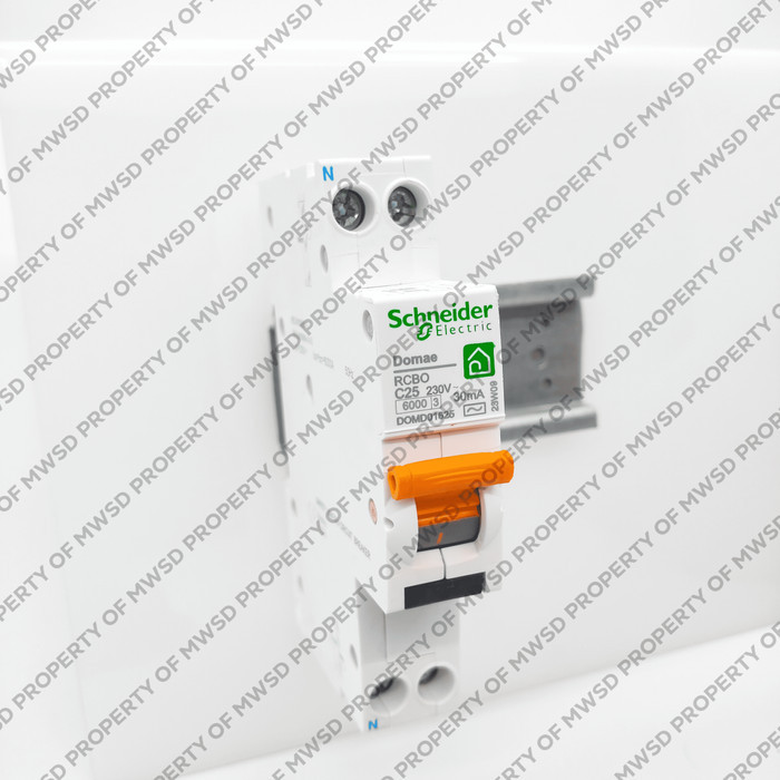 NEW 25A 1PN 30mA 4500A AC RCBO Slim 6KA DOMD01625