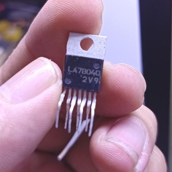 IC vertikal la78040 tv tabung la 78040 ori original