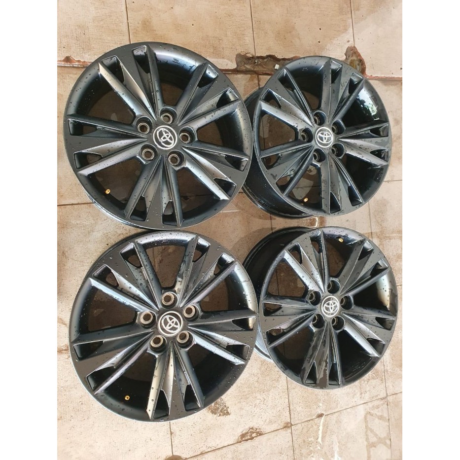 VELG MOBIL BEKAS BERKUALITAS RING 17 PCD 5x114, 3 UNTUK INOVA, LUXIO