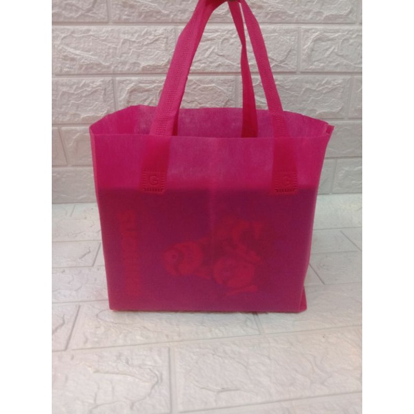 

Tas Besek/Tas Goody Bag Nasi Box Ukuran 22X22 Pres Bawah 1 Pak Isi 12 Pcs