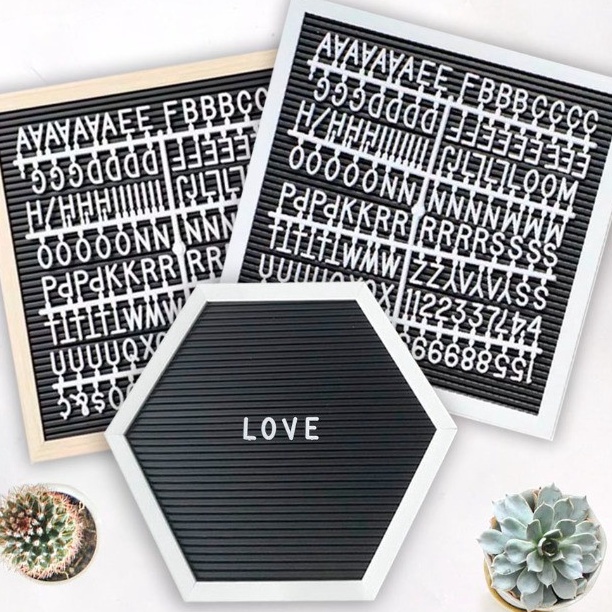 

(M♪ G☑5) [1 Pcs] Letter Board / Papan Tulis Tempel / Papan Huruf & Angka / Papan Nama Bayi / Papan Huruf 25x25 - berkuaalitas.!!