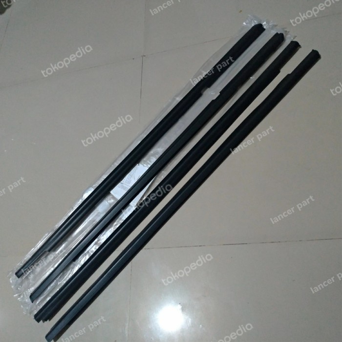 Pelipit kaca lancer EX / evo 10