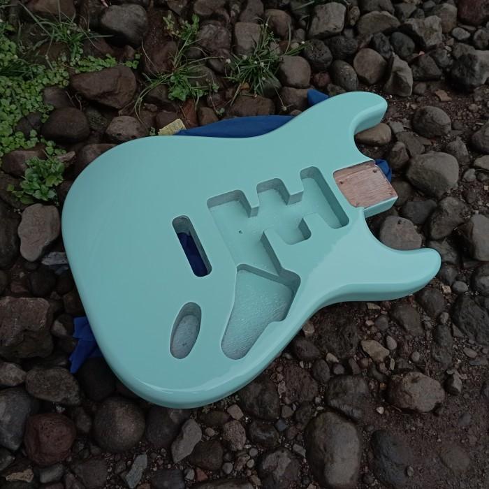 Body Gitar Fender Squier Stratocaster Surf Green