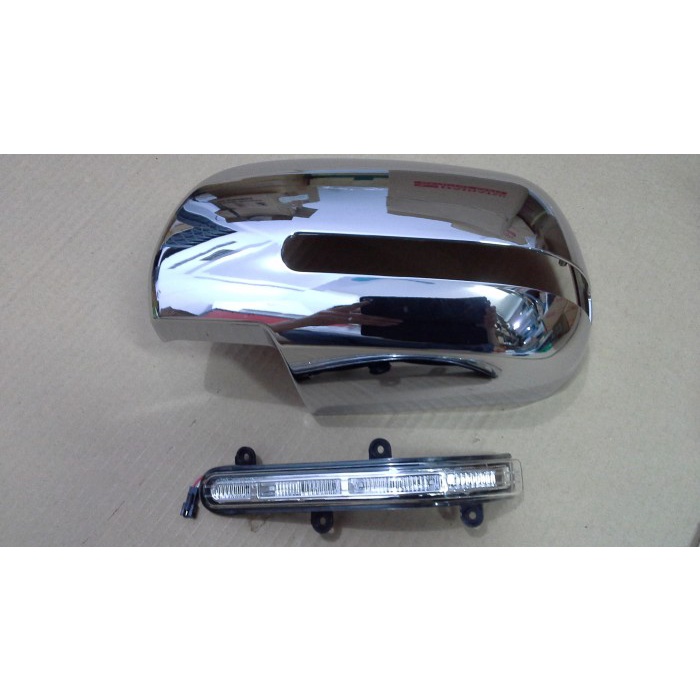 Cover spion lampu sein kiri new innova chrome original