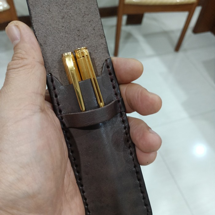 

HOLDER /CASE PENA KULIT ASLI ,NO TEMPAT SARUNG PENA MONTBLANC