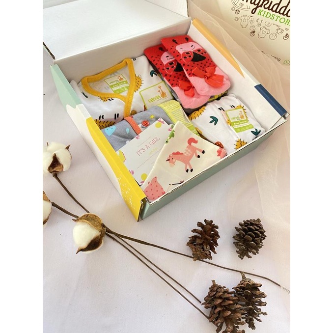 

Paket Kado/Hampers Bayi Velvet Junior A