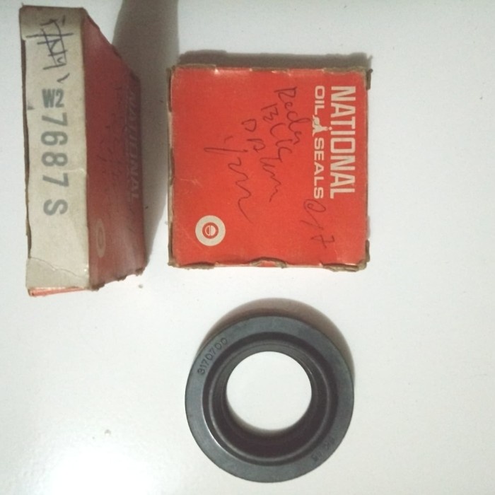 Seal Gardan Belakang Dalam Jeep Cj5 / Cj7 / Cj8 (Merek National) Kode Dt 024