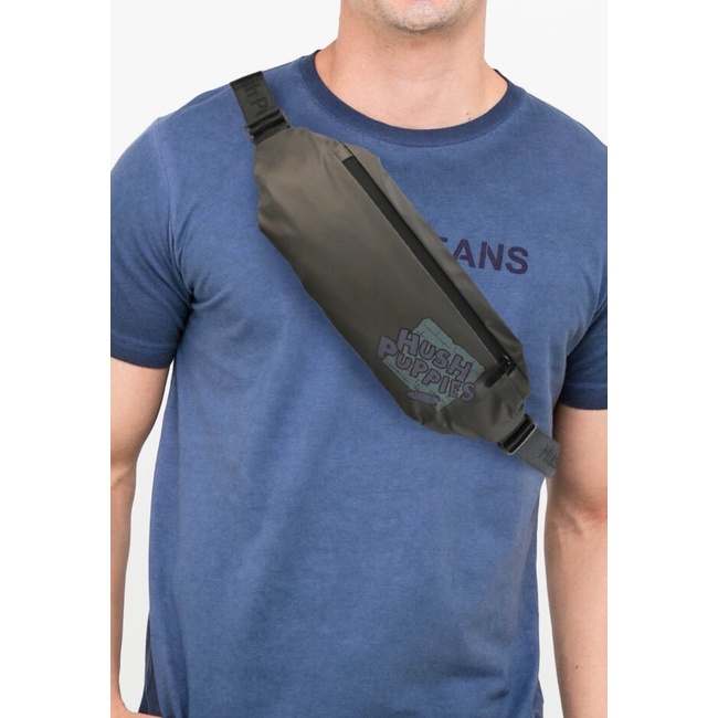 Tas Pinggang Hush Puppies Original Pria Waist bag detail logo sebagai statement yang playful Kuliah 