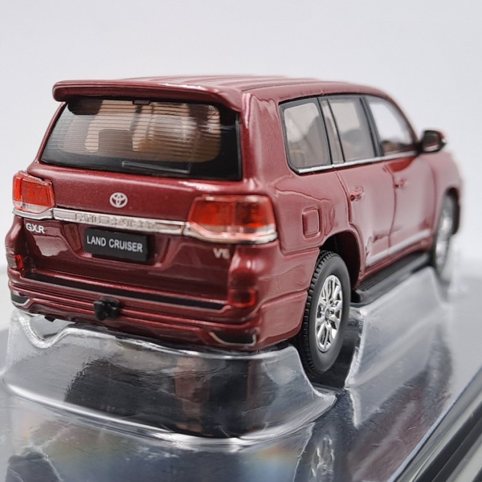 MUST HAVE DIECAST 1:64 TOYOTA LAND CRUISER 200 #73 TERMURAH