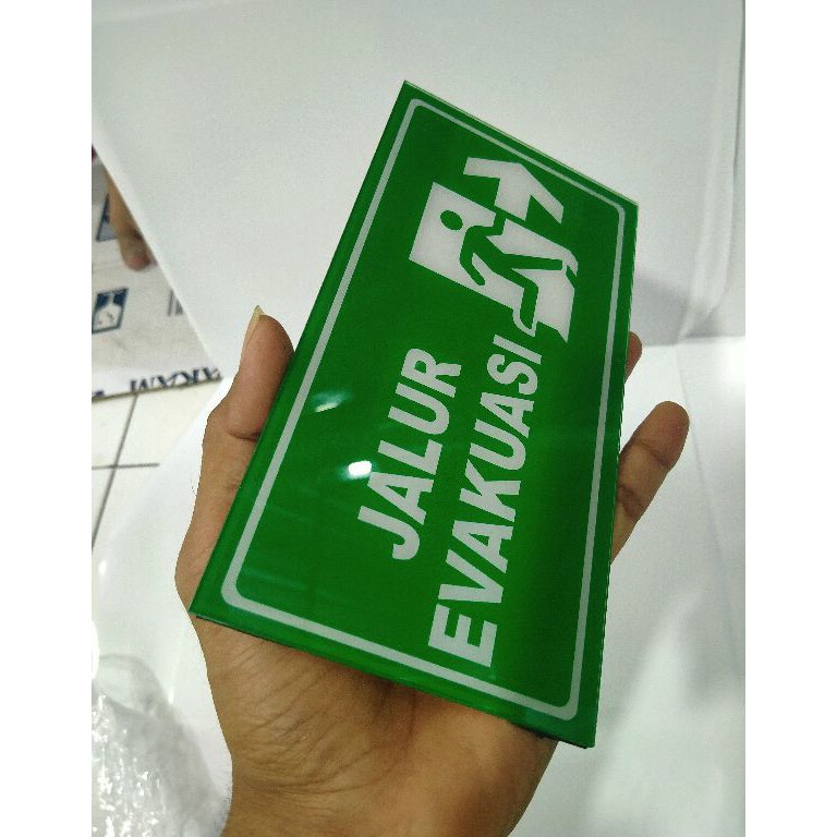 

2.2 Promo Brand acrylic rambu evakuasi jalur