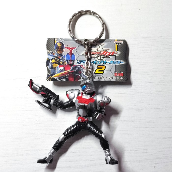kamen rider kabuto cast off form keychain action figure banpresto rare jatimulyan.seller