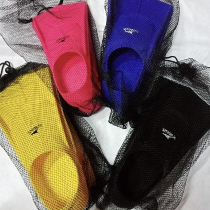 sepatu /kaki katak renang speedo