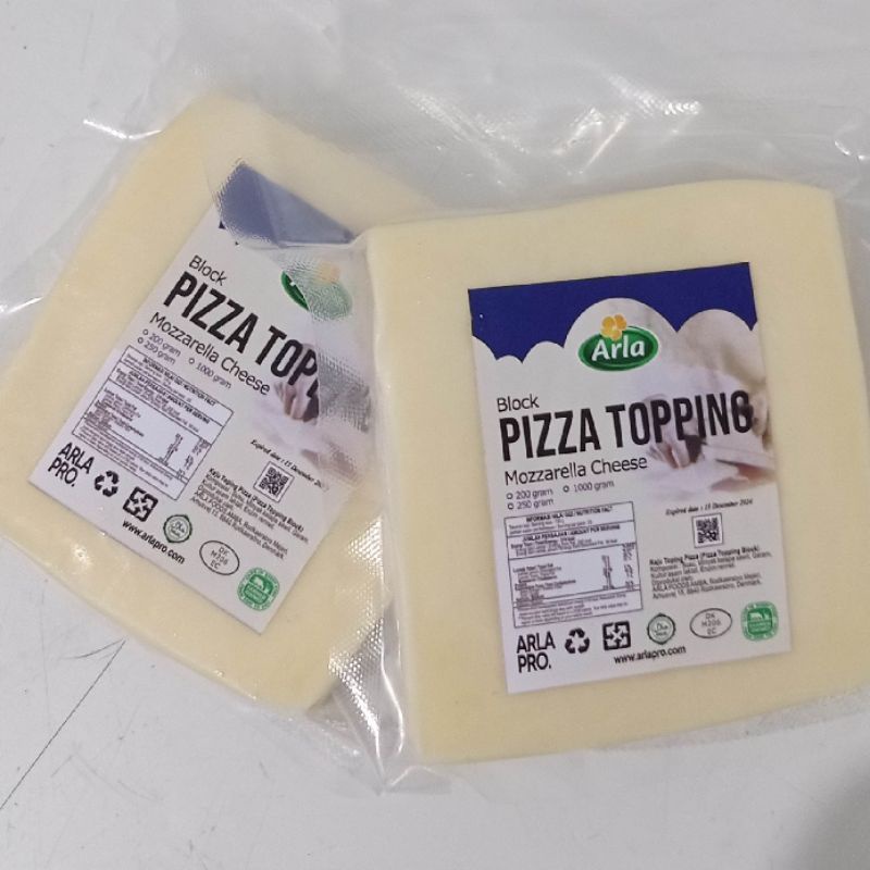 

DA Keju Mozzarella Arla topping 1kg/Arla Pizza Topping Mozarella Cheese 1kg - Keju mozzarella Arla