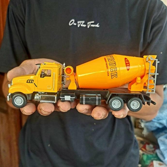 Best Sales Diecast Truk Mixer Konstruksi Alloy Mainan Miniatur Mobil Truck Molen Original