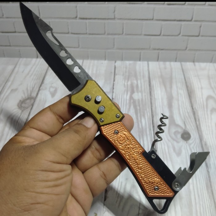 Pisau Lipat Cetan Tombol Otomatis Pembuka Tutu Botol Multifungsi