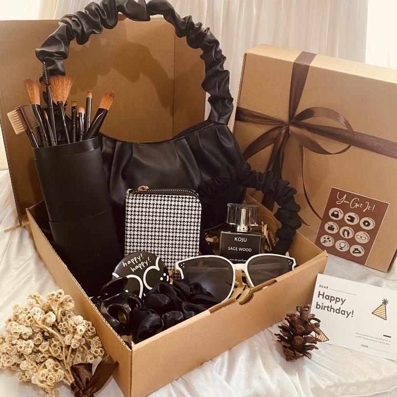 

Hot - HAMPERS / GIFT BOX / BOX HAMPERS / HAMPERS HIJAB / KOTAK KADO / HAMPER CEWEK / HAMPERS COWOK / HAMPERS WISUDA / HAMPER ULANG TAHUN / BISA .,