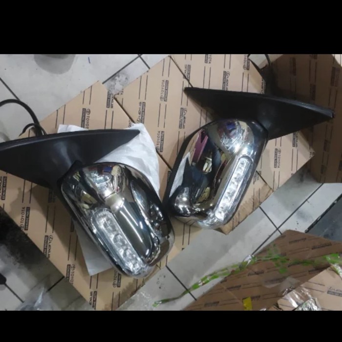 [Ori] Spion Toyota Avanza 1Set Original Tahun 2011 Limited