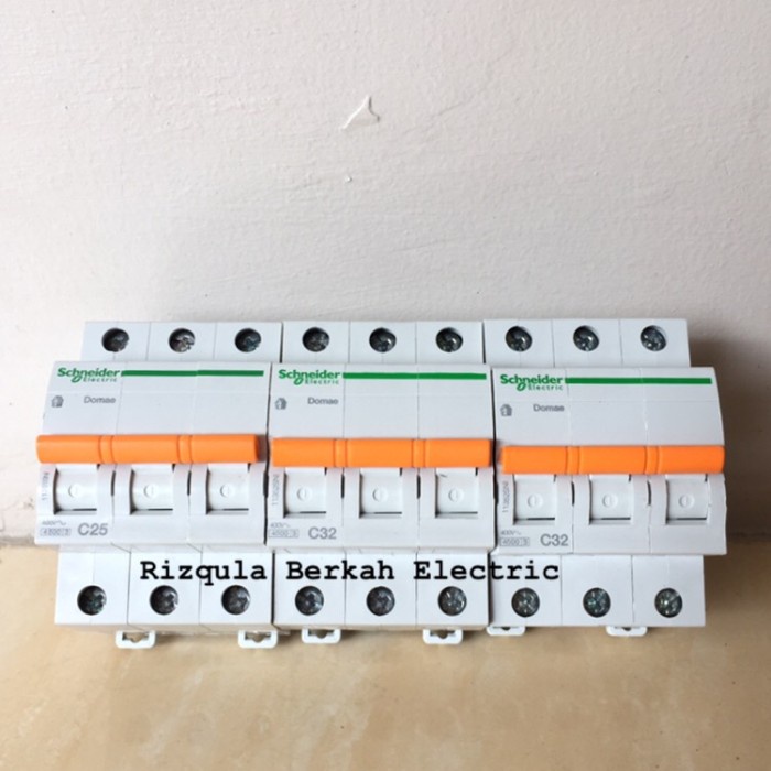 Mcb Domae 3Phase 32A/ Mcb 3P 32A Schneider