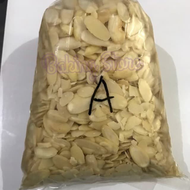 

kacang almond slice repack 250gr cintamitra7