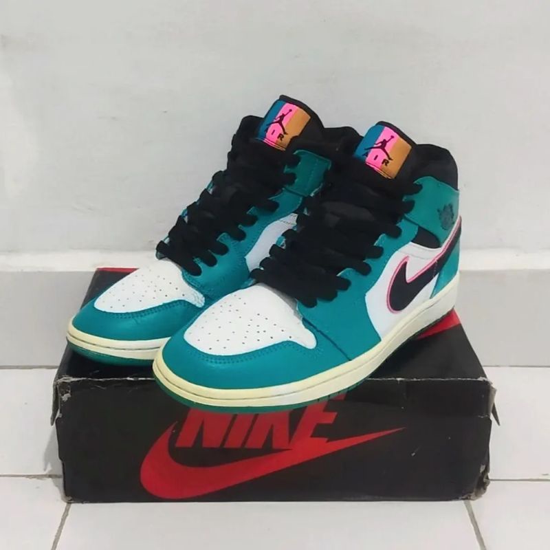 Air Jordan 1 Mid 'South Beach' Turbo Green