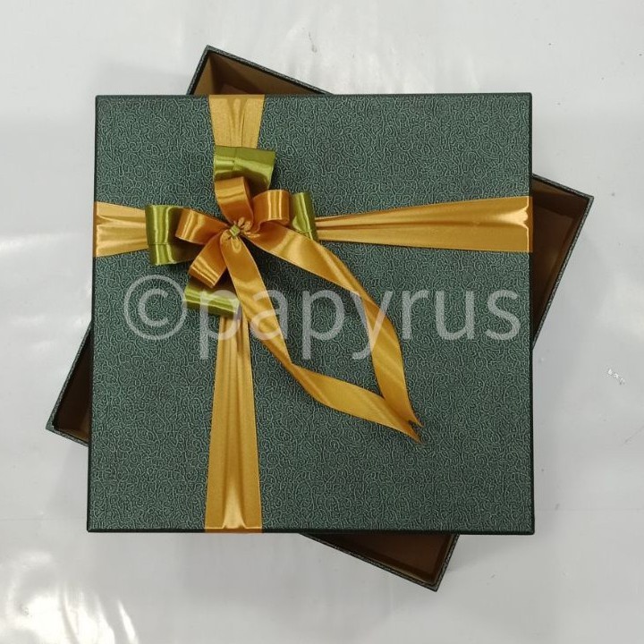 

Papyrus 30X30 Tinggi 5Cm Kotak Kado Gift Box Hadiah