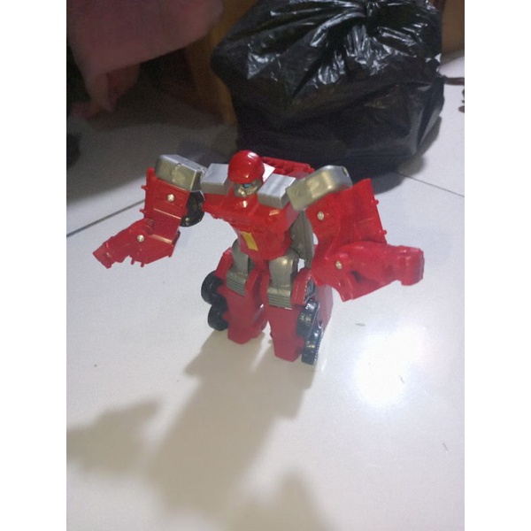 MAINAN BEKAS KARAKTER ROBOT