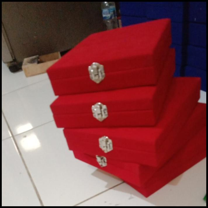 

HOT DEAL BOX PLAKAT BLUDRU !!!!!