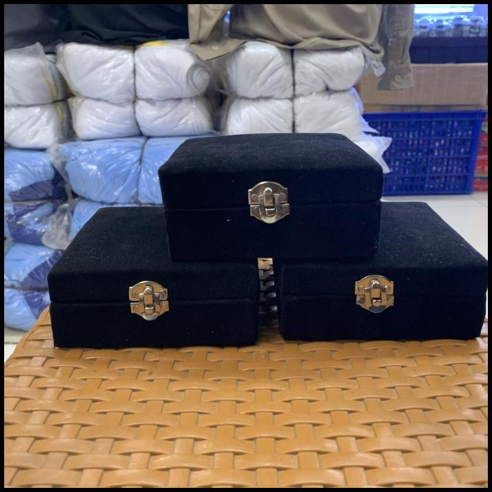 

TERMURAH KOTAK BOX MEDALI !!!!!!!