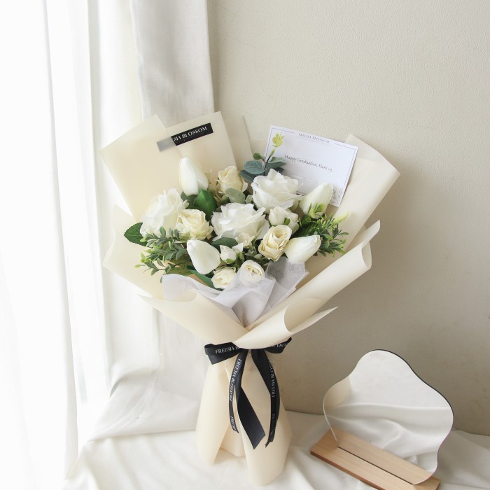 White Tulip Artificial Bouquet (Bunga Palsu)