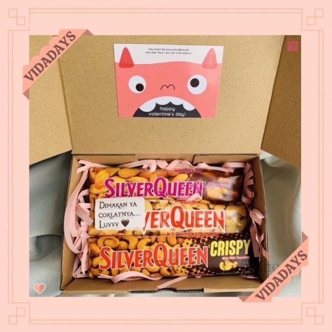

Trend Kado Coklat Sierqueen / Valentine Chocolate Gift Box Hampers Berkualitas