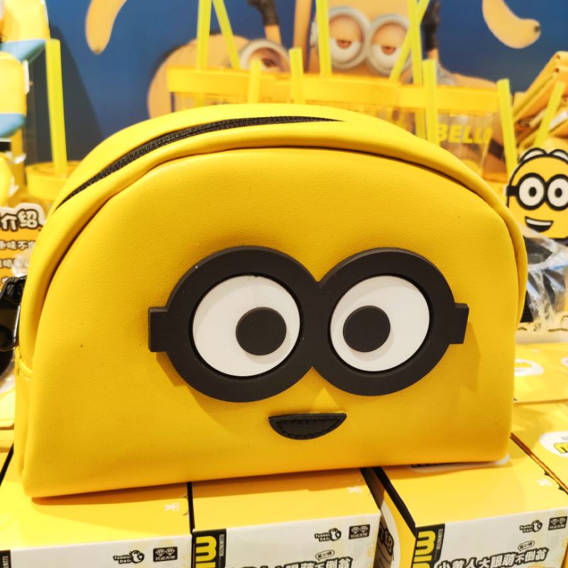 Miniso Tas Selempang Lucu Minion - Minions Collection Half Moon Crossbody Bag