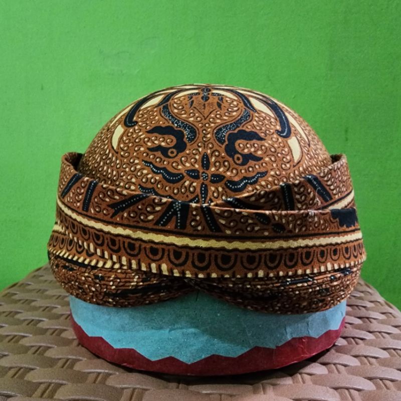 BLANGKON SOLO KASATRIYAN WAHYU TUMURUN HALUSAN