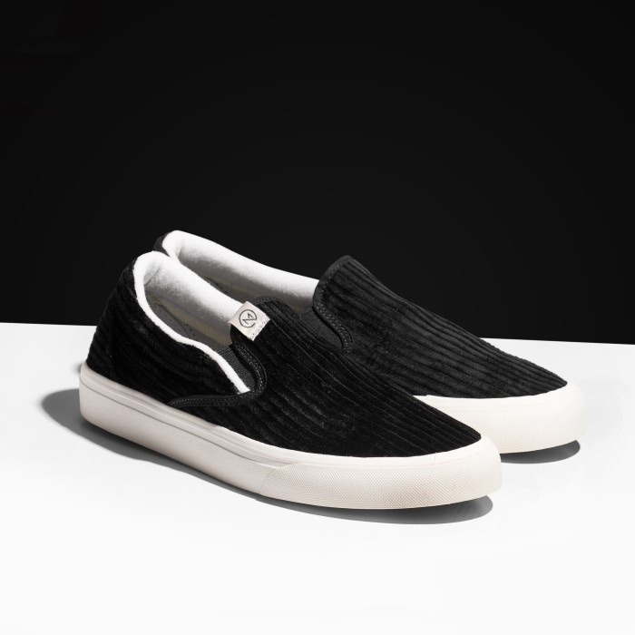 Corduroy Slip On Black - Marque.Co - For Unisex, Vulcanized